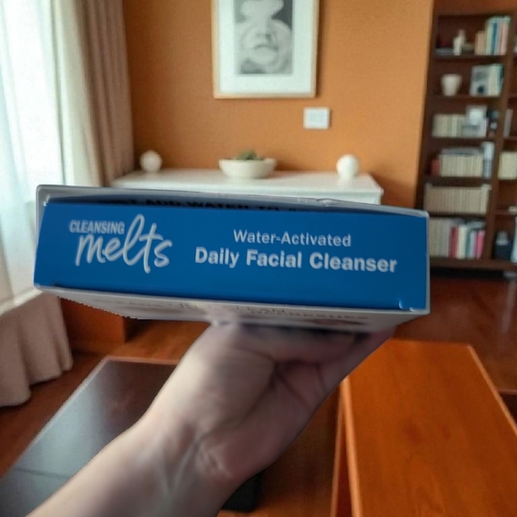 OLAY Cleansing Hyaluronic Melts Daily Facial Cleanser 32 Dissolving Pads New - Picture 6 of 6